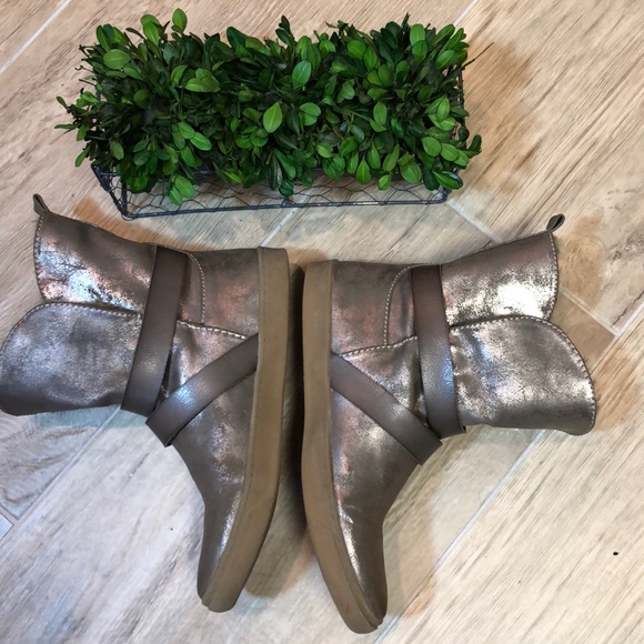 Blowfish Fur Lined Ankle Boots - Picture 2 of 8